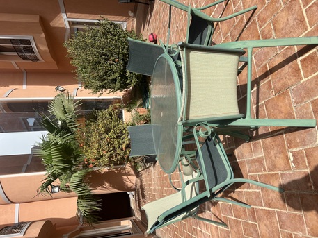 Jeddah, Furniture, SAR 500,  طاولة خارجية مع 6 كراسي بحالة ممتازة