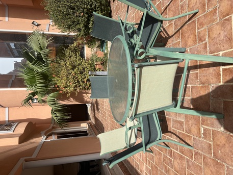 Jeddah, Furniture, SAR 500,  طاولة خارجية مع 6 كراسي بحالة ممتازة