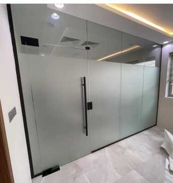 Riyadh, Construction, للحدادة و المونيم،الذجاج