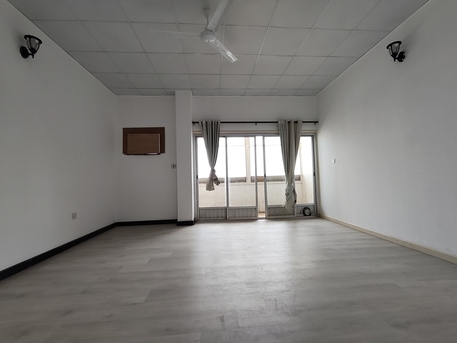 Manama, Apartments/Houses, BHD 190/year,  3 BR,  Khamis Highway:- Spacious 3Bhk Unfurnished Flat On Rent..