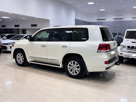 Manama, Vehicles, Cars & Trucks , BHD 15900,  Toyota Land Cruiser GX-R,  2017,  Automatic,  171200 KM,    (Pearl)