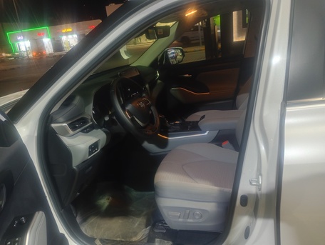 Abu Saiba, Passenger Transport, Toyota Highlander Available For Rent Per Month 5500