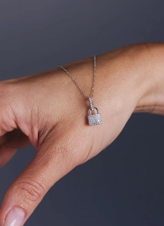 London, Jewelry, GBP 1000,  Primium Quality Padlock Diamond Statement Necklaces In London