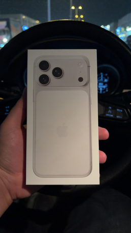 Ghirnatah, Mobile Phones, SAR 6700,  IPhone 17 Pro Max Silver 512 GB