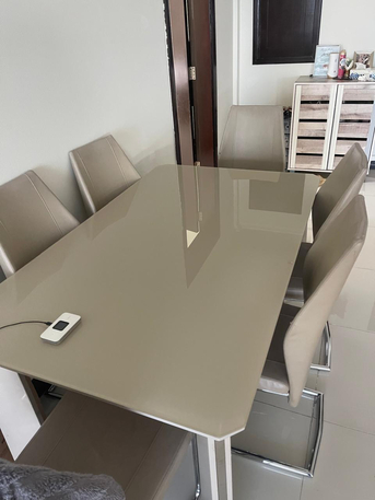 Manama, Furniture, BHD 100,  Dining Table For Sale