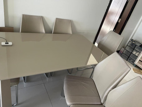 Manama, Furniture, BHD 100,  Dining Table For Sale