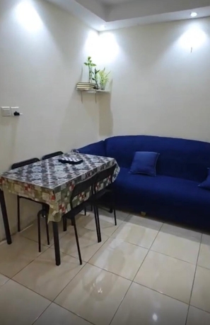 Al Aziziyah, Apartments/Houses, SAR 20000/year,  2 BR,  URGENT SALE: Complete Household Items + Flat Rental Transfer (Jeddah)