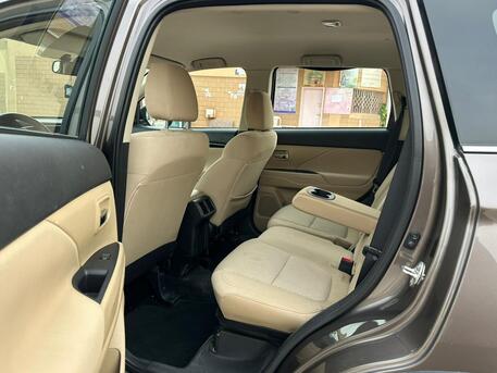 Riyadh, Vehicles, Cars & Trucks , SAR 47000,  Mitsubishi Outlander,  2020,  Automatic,  163000 KM,    Mid Option With 4x4 Car For Sale 7 Seats Accident Free Car