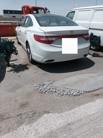 Riyadh, Vehicles, Cars & Trucks , SAR 20000,  Hyundai Azera,  2012,  Automatic,  290000 KM,  , Good Condition All Papper Clear