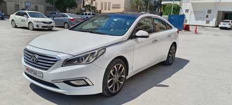 Manama, Vehicles, Cars & Trucks , BHD 2250,  Hyundai Sonata,  2015,  Automatic,  147157 KM,  Sun Roof, Reverse Camera, Android Screen, Clean And Neat Car !