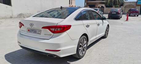 Manama, Vehicles, Cars & Trucks , BHD 2250,  Hyundai Sonata,  2015,  Automatic,  147157 KM,  Sun Roof, Reverse Camera, Android Screen, Clean And Neat Car !