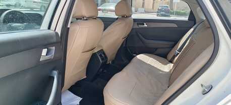 Manama, Vehicles, Cars & Trucks , BHD 2250,  Hyundai Sonata,  2015,  Automatic,  147157 KM,  Sun Roof, Reverse Camera, Android Screen, Clean And Neat Car !