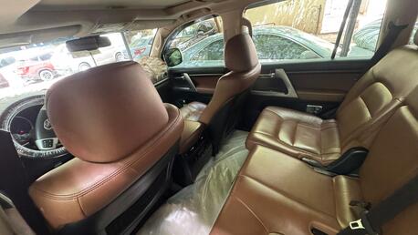 Al Adama, Vehicles, Cars & Trucks , SAR 130000,  Toyota Land Cruiser,  2015,  Automatic,  301000 KM,  Vxr (full Options)SUV For Sale