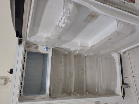 Dammam, Free Items, Old Fridge In Working Condition
