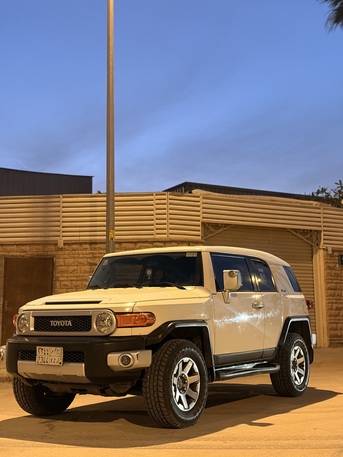 Riyadh, Vehicles, Cars & Trucks , SAR 80000,  Toyota FJ Cruiser,  2016,  Automatic,  301000 KM,    4 Wheel Drive (4WD) 	&bull;	Differential Lock