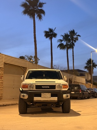 Riyadh, Vehicles, Cars & Trucks , SAR 80000,  Toyota FJ Cruiser,  2016,  Automatic,  301000 KM,    4 Wheel Drive (4WD) 	&bull;	Differential Lock