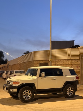Riyadh, Vehicles, Cars & Trucks , SAR 80000,  Toyota FJ Cruiser,  2016,  Automatic,  301000 KM,    4 Wheel Drive (4WD) 	&bull;	Differential Lock
