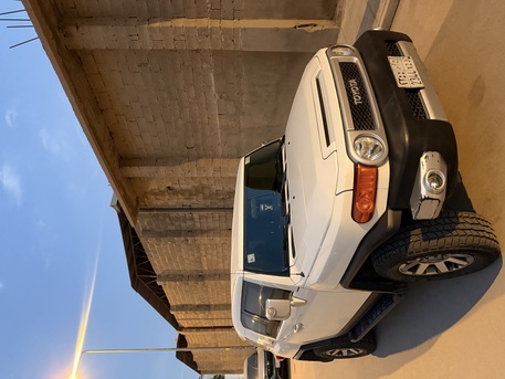 Riyadh, Vehicles, Cars & Trucks , SAR 80000,  Toyota FJ Cruiser,  2016,  Automatic,  301000 KM,    4 Wheel Drive (4WD) 	&bull;	Differential Lock