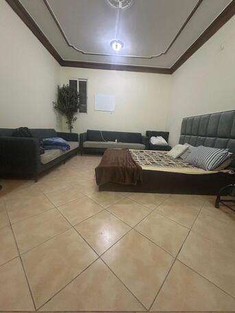 Riyadh, Rooms Available, SAR 1300/month,  Furnished,  I Am Offering One Furnished Bedroom With Washroom