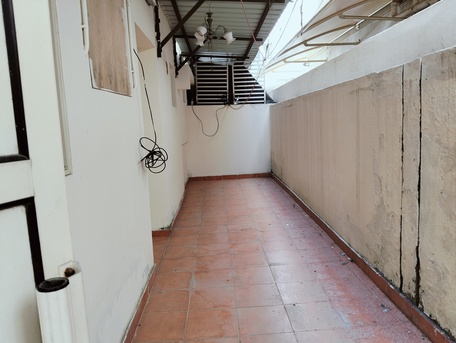 Salmaniya, Apartments/Houses, BHD 140/month,  Studio,  1Room 1Bathroom Studio Flat No Hall .kitchen Ground Flool .with Ewa In -((Salmaniya )))