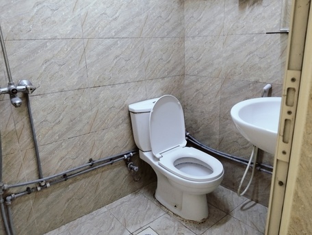 Salmaniya, Apartments/Houses, BHD 140/month,  Studio,  1Room 1Bathroom Studio Flat No Hall .kitchen Ground Flool .with Ewa In -((Salmaniya )))