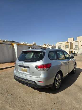 Riyadh, Vehicles, Cars & Trucks , SAR 32000,  Nissan Pathfinder,  2014,  Automatic,  259 KM,  Pthfinder Full Options