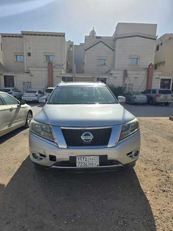 Riyadh, Vehicles, Cars & Trucks , SAR 32000,  Nissan Pathfinder,  2014,  Automatic,  259 KM,  Pthfinder Full Options