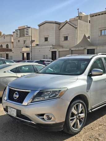 Riyadh, Vehicles, Cars & Trucks , SAR 32000,  Nissan Pathfinder,  2014,  Automatic,  259 KM,  Pthfinder Full Options
