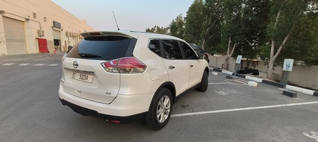 Dubai, Vehicles, Cars & Trucks , AED 24800,  2015 Nissan X‑Trail &ndash; For Sale &mdash; 24,800 AED,  2015,  Automatic,  175000 KM,