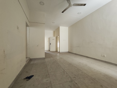 Salmaniya, Apartments/Houses, BHD 180/year,  3 BR,  Salmaniya:- 3Bhk Unfurnished Flat On Rent..