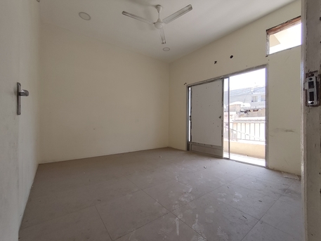 Salmaniya, Apartments/Houses, BHD 180/year,  3 BR,  Salmaniya:- 3Bhk Unfurnished Flat On Rent..
