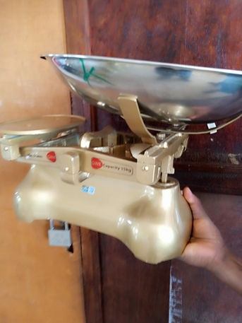 Kampala, Electronics, UGX 250000,  Counter Manual Scales With Stainless Steel Oblong Tray