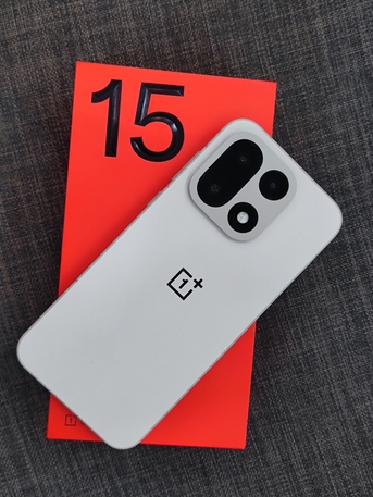 Gudaibiya, Mobile Phones, BHD 535,  IPhone 17 Pro Max 256 Gb New Just Few Days Used With Warranty