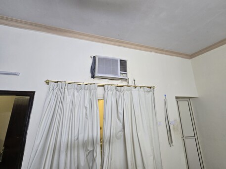 Manama, Air Conditioners, BHD 45,  Window Type AC Capacity 2 Tons, Good Condition