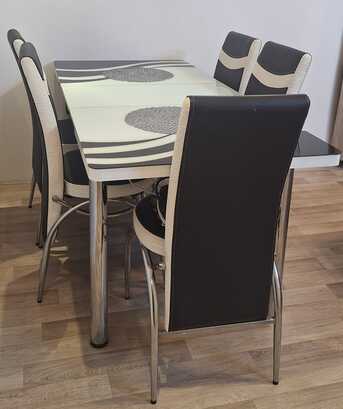 Riyadh, Furniture, SAR 650,  Perfect Extendable Dinning Table With 6 Chairs In New Condition