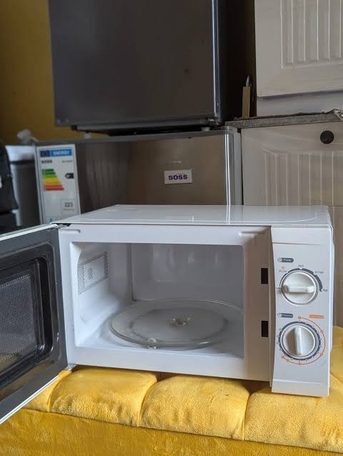 Riyadh, Appliances, SAR 100,  Microwave For Sale