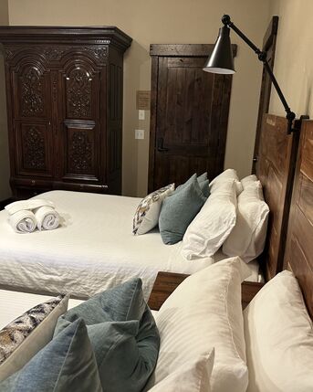 Houston, Business, Boutique Lodge In Southern Utah