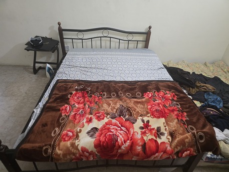 Manama, Furniture, BHD 15,  Double Bed With Bedsheets And Pillows.