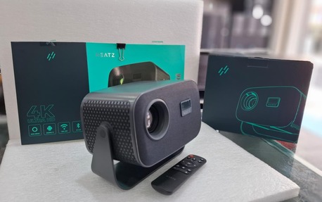 Manama, Computers, BHD 43,  Brand New 4K Smart Android WIFI Projector (Built-In Play Store) & Mobile Screen Sharing