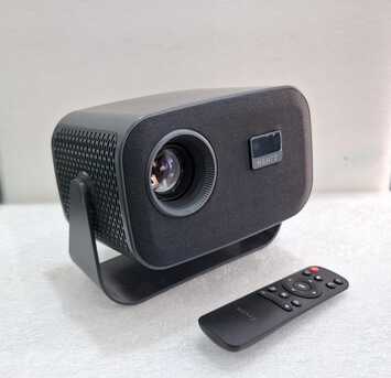 Manama, Computers, BHD 43,  Brand New 4K Smart Android WIFI Projector (Built-In Play Store) & Mobile Screen Sharing