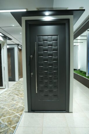 Riyadh, Construction, للحدادة و المونيم،الذجاج