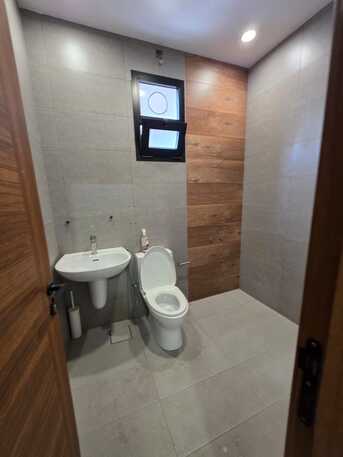 Salmiya, Apartments/Houses, KWD 1300/month,  Commercial Space For Rent In Salmiya, 125 Square Meters, In An Investment Building