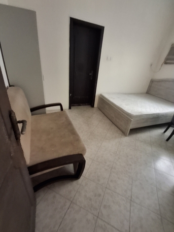 Hoora, Apartments/Houses, BHD 200/month,  2 BR,  2bhk Whith Ewa Ac 200bd Ewa 40bd Limit Near Asharaf