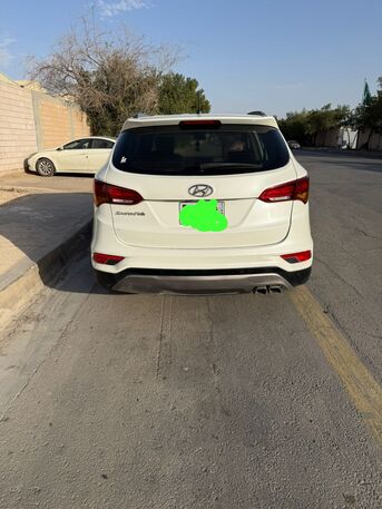 Riyadh, Vehicles, Cars & Trucks , SAR 52000,  2017,  2017,  Automatic,  246000 KM,  SantaFE 7 Seater