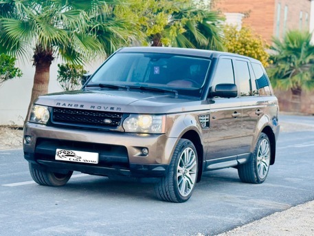 Manama, Vehicles, Cars & Trucks , BHD 3400,  Land Rover Range Rover,  2013,  167000 KM,  Full Option Sunroof - Clean