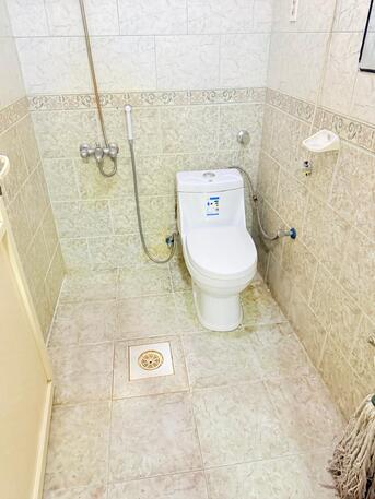 Al Jubail Al Balad, Rooms Available, SAR 1300/month,  30 Sq. Meter,  Single Room With Separate Washroom And Entrance For Single Family/Executive Bachelor