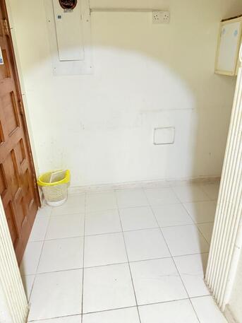 Al Jubail Al Balad, Rooms Available, SAR 1300/month,  30 Sq. Meter,  Single Room With Separate Washroom And Entrance For Single Family/Executive Bachelor