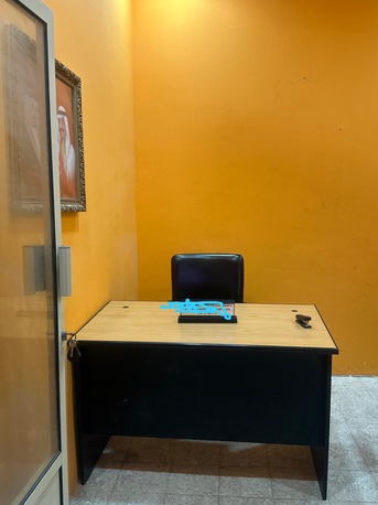 Arad, Furniture, BHD 19,  2 Office Tables For Sale Affordable Used Desks 19 BHD Each Neg