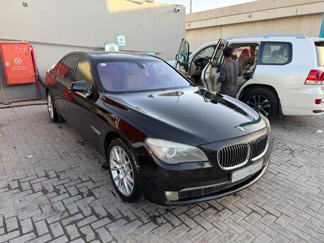 Riyadh, Vehicles, Cars & Trucks , SAR 41000,  Bmw 750,  2011,  Automatic,  200000 KM,  BMW FULL OPTIONS 750Li