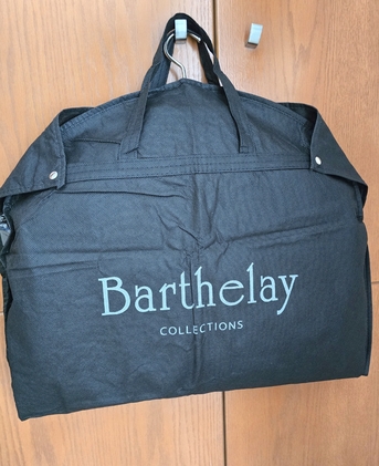 Juffair, Clothing & Accessories, BHD 1,  *Branded Suit Bags For Sale*